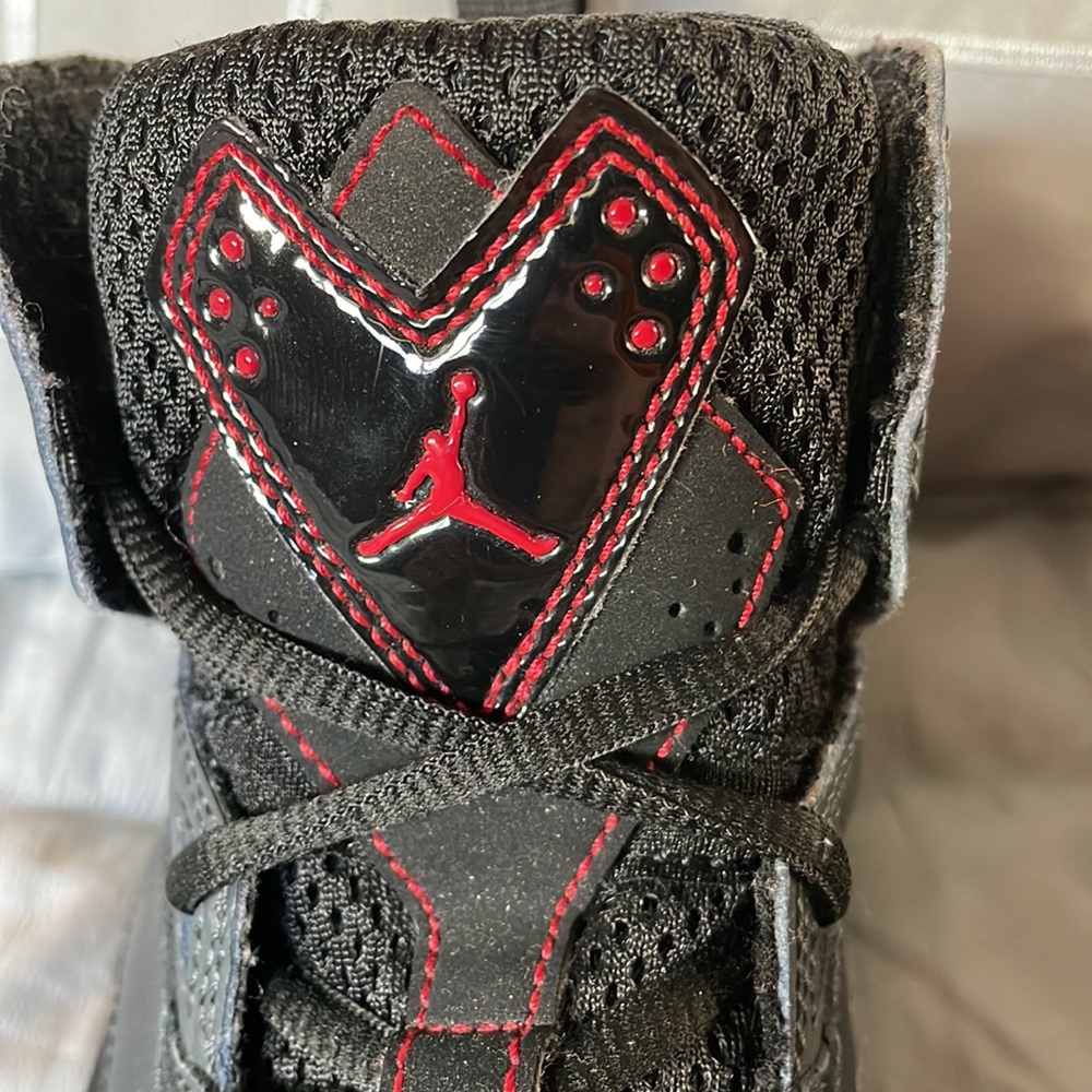 Black and red Jordan’s - Picture 5 of 5
